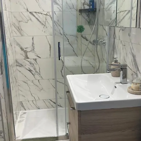 Apartman T2 Face A La Gare De
